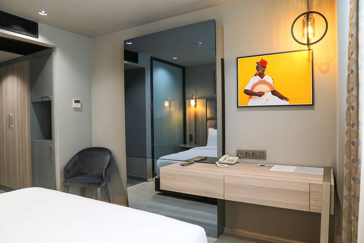 Quarto casal superior, 1 quarto | 1 quarto, roupas de cama premium, frigobar (abastecido com itens grátis)