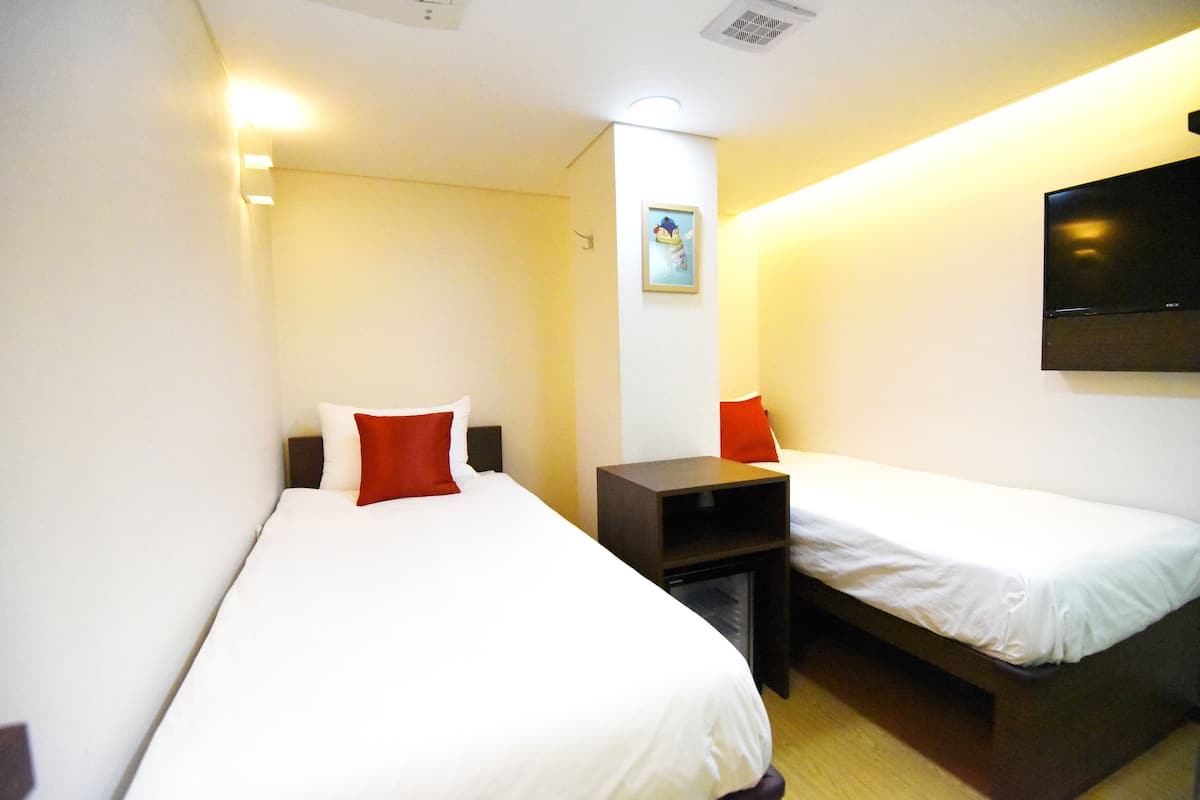Blackout curtains, soundproofing, iron/ironing board, free WiFi