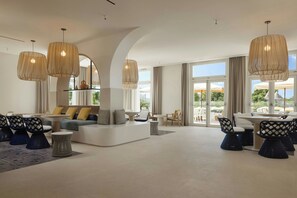 Seasonal outdoor pool, open 10:00 AM to 6:00 PM, pool umbrellas - Cala Ponte, a Tribute Portfolio Hotel (Polignano a Mare)