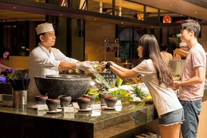 Daily local cuisine breakfast (TWD 638 per person) - Fullon Hotel Fulong II (New Taipei City)