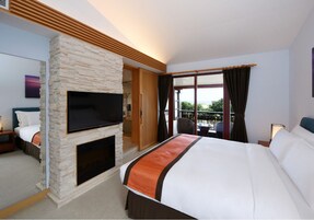 Superior Japanese Style Room | Down comforters, in-room safe, soundproofing, free WiFi