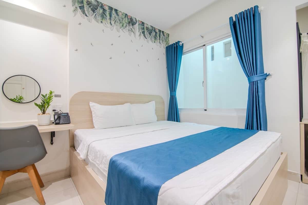 Habitación doble superior | Escritorio, cortinas blackout, wifi gratis y ropa de cama