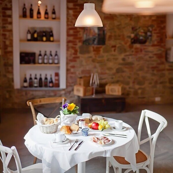 Termasuk sarapan bufet setiap hari 