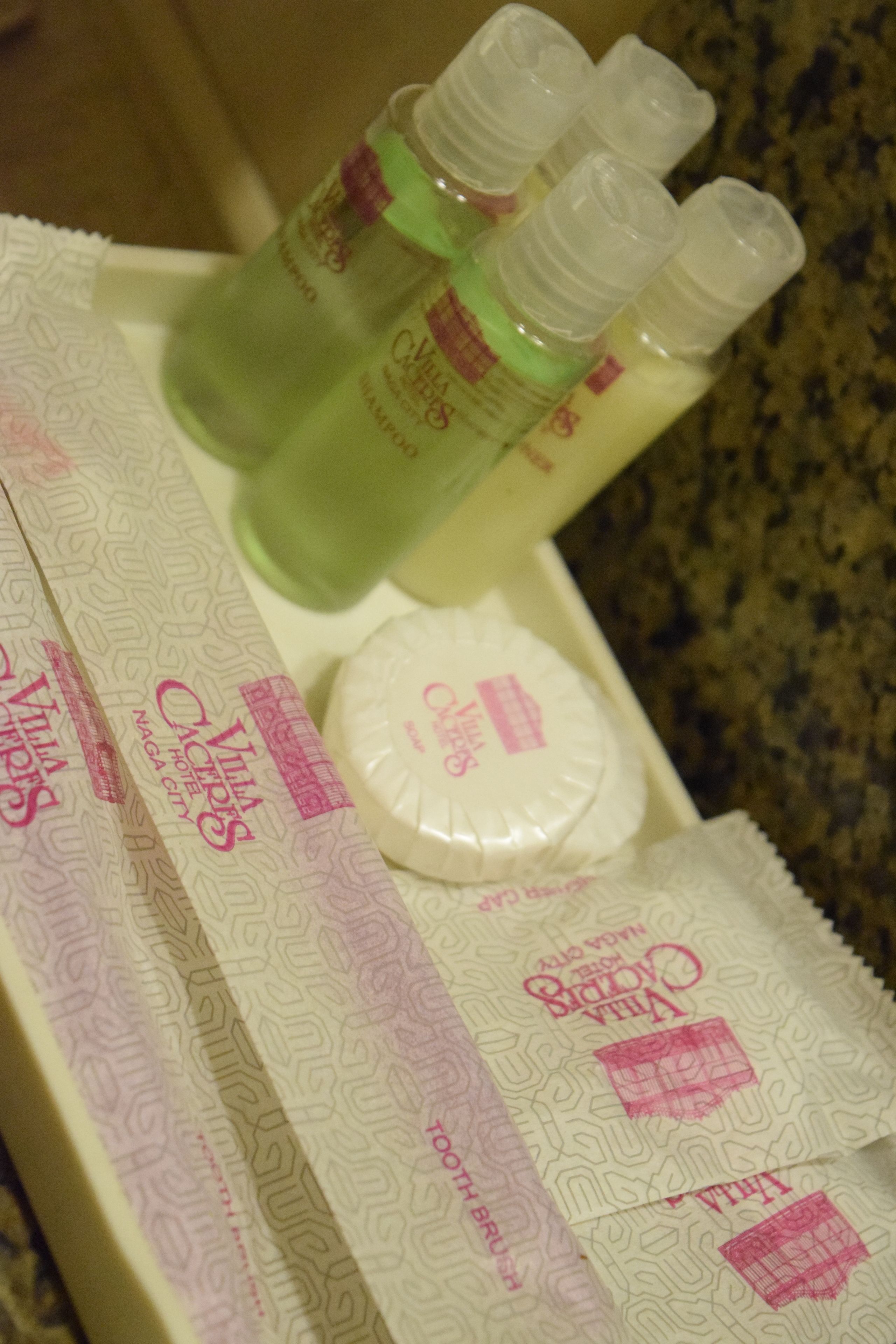 executive twin room, non smoking | bathroom amenities | shower, free toiletries, slippers, bidet