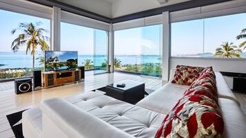 Vila, 3 quartos, piscina particular | Sala de estar | TV de tela plana