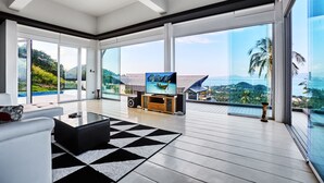 Villa, 3 soverom, privat basseng | Oppholdsrom | Flatskjerm-TV