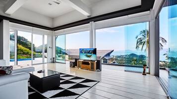 Vila, 3 quartos, piscina particular | Sala de estar | TV de tela plana