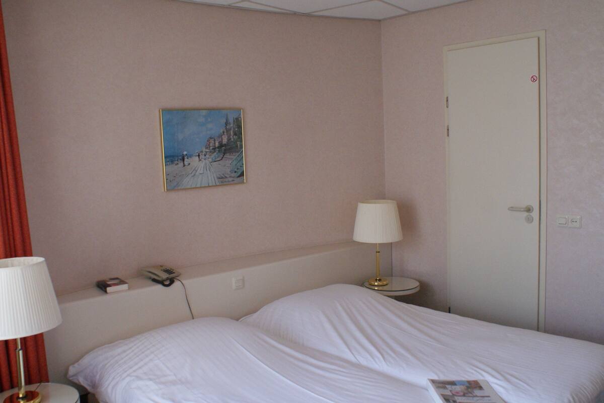 Twin Room | Desk, iron/ironing board, cots/infant beds, rollaway beds