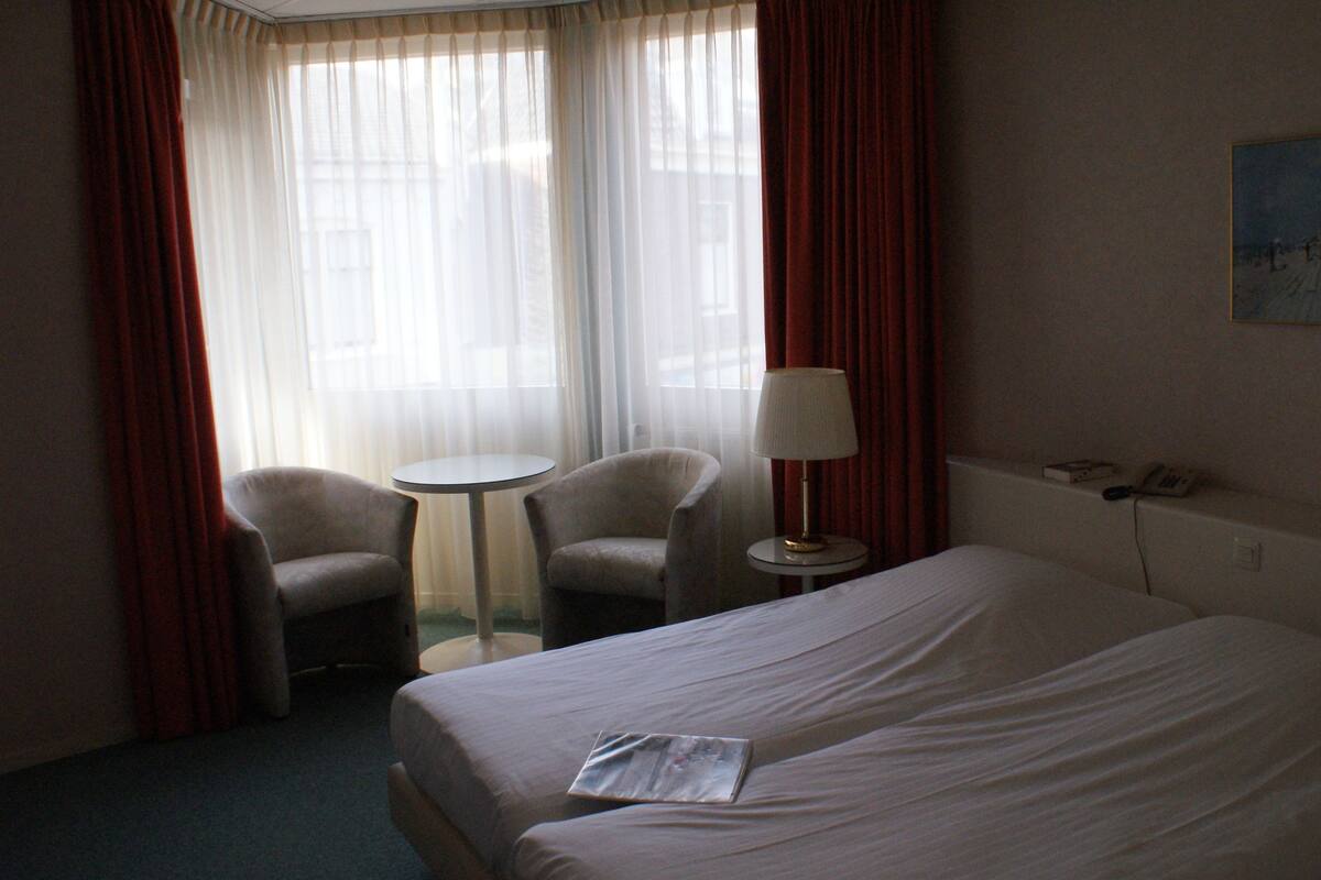 Double Room, Balcony | Desk, iron/ironing board, cots/infant beds, rollaway beds