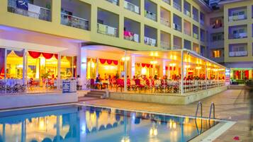 Fasade – kveld/natt