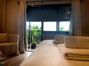Deluxe Double Room | Premium bedding, desk, free WiFi - Nourish Vegan B&B (Chiang Mai)