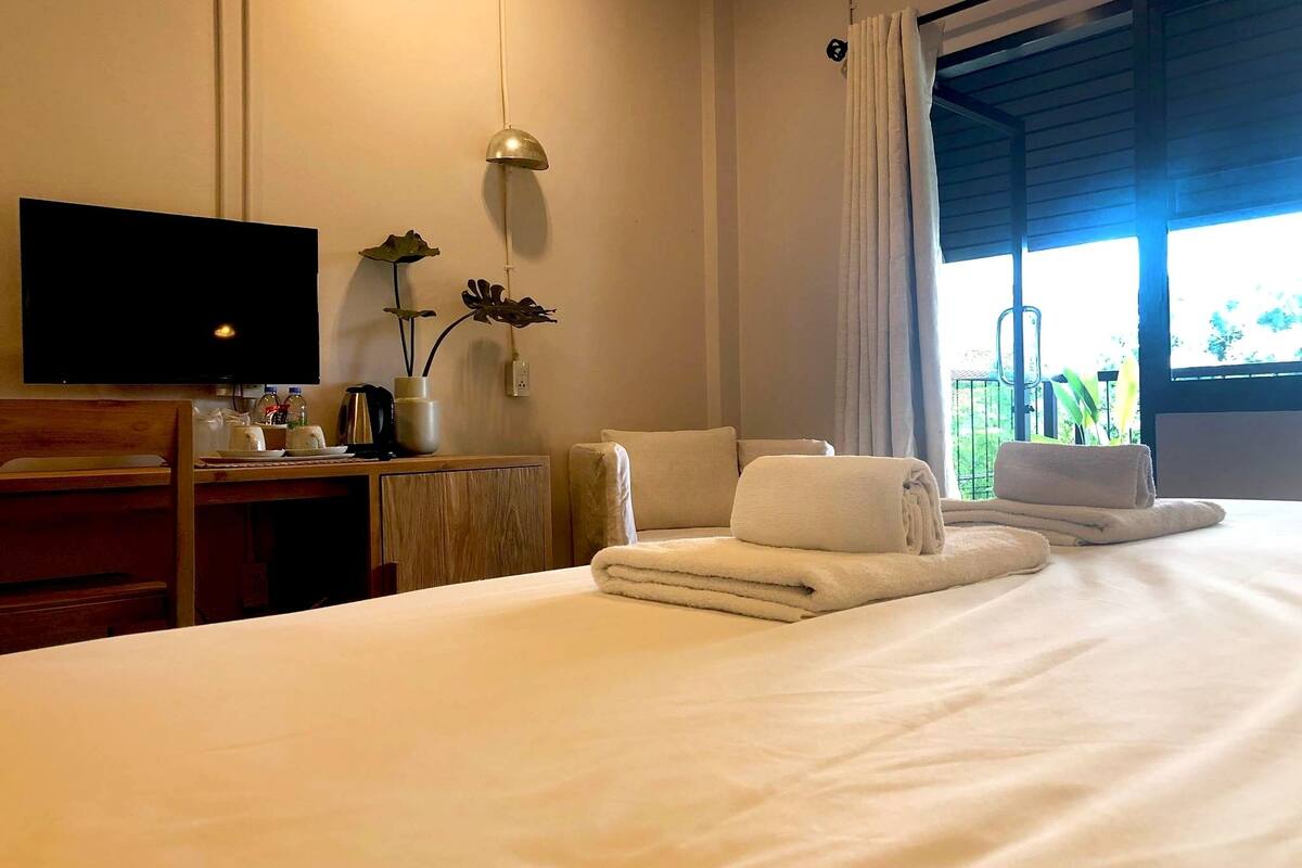 Chambre Double Deluxe | Literie de qualité supérieure, bureau, Wi-Fi gratuit