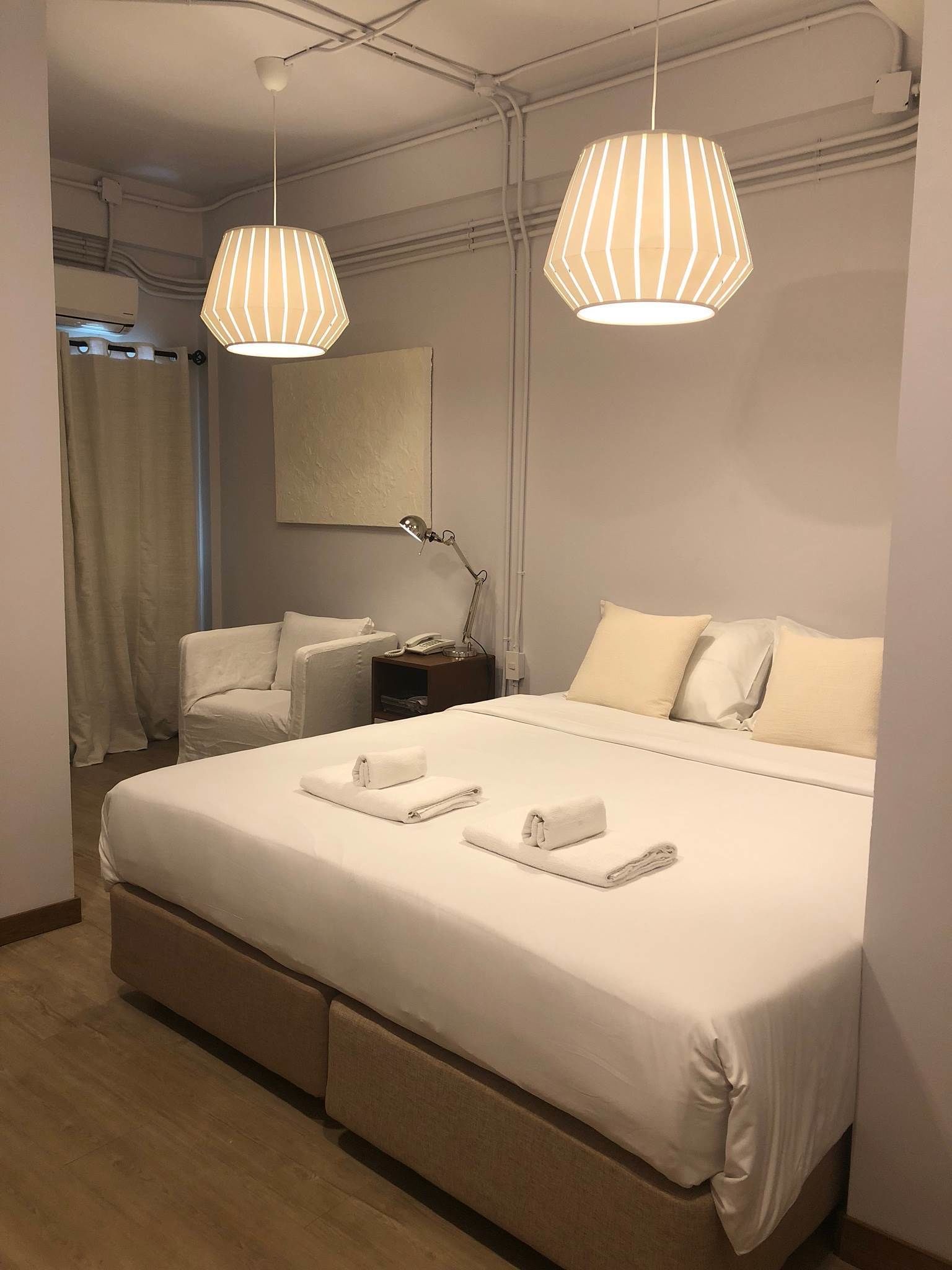 premium bedding, desk, free wifi