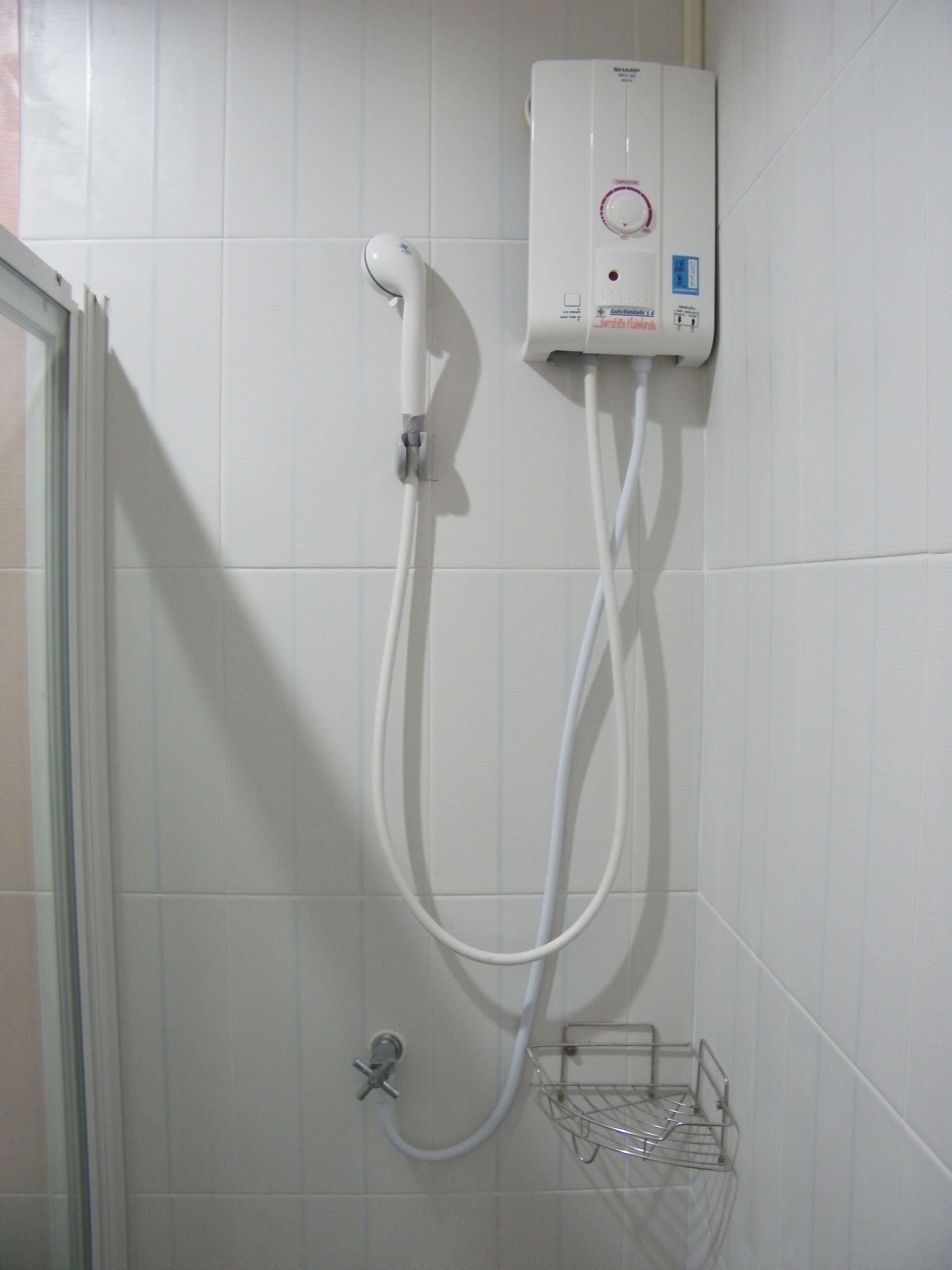 standard room | bathroom shower