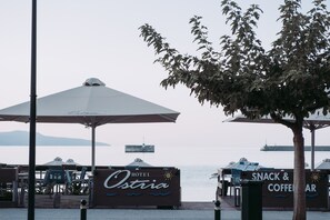 Front of property - Hotel Ostria (Kalamata)