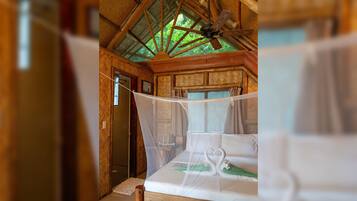 双人房或双床房 | 床单