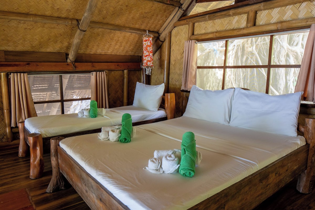 lambingan villa | bed sheets