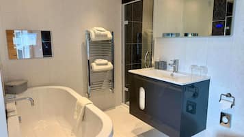 Double Room, Ensuite, Sea View | Bathroom