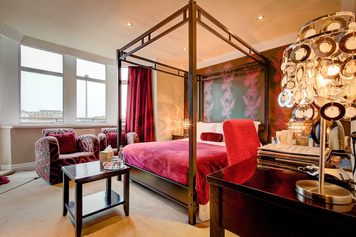 Doppelzimmer, mit Bad (Four Poster)