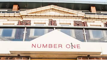 المنشأة من الخارج