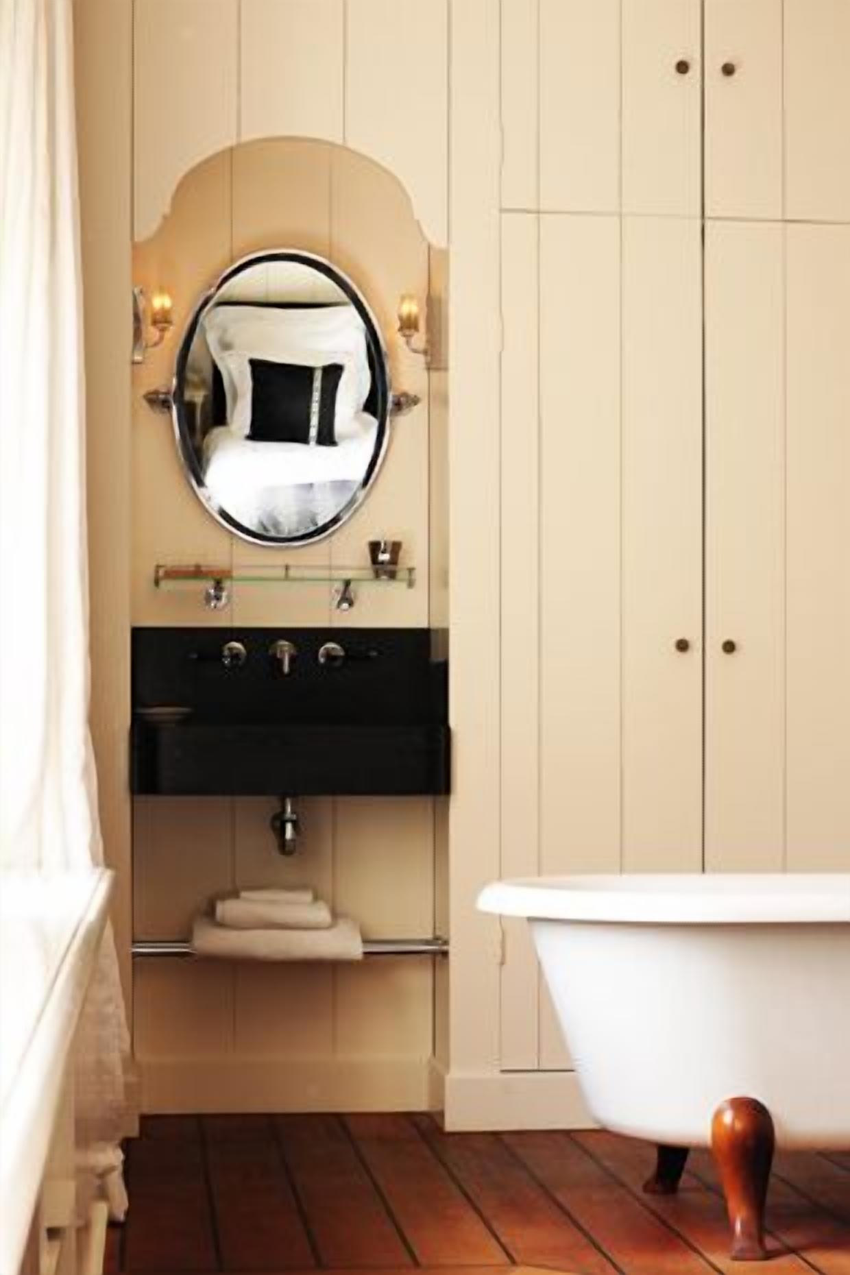 Photo - Inn on the Lake