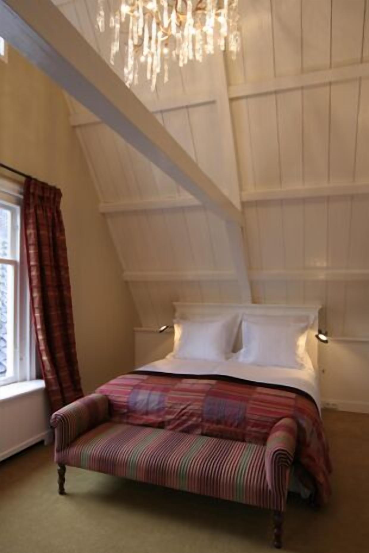 Photo - Inn on the Lake