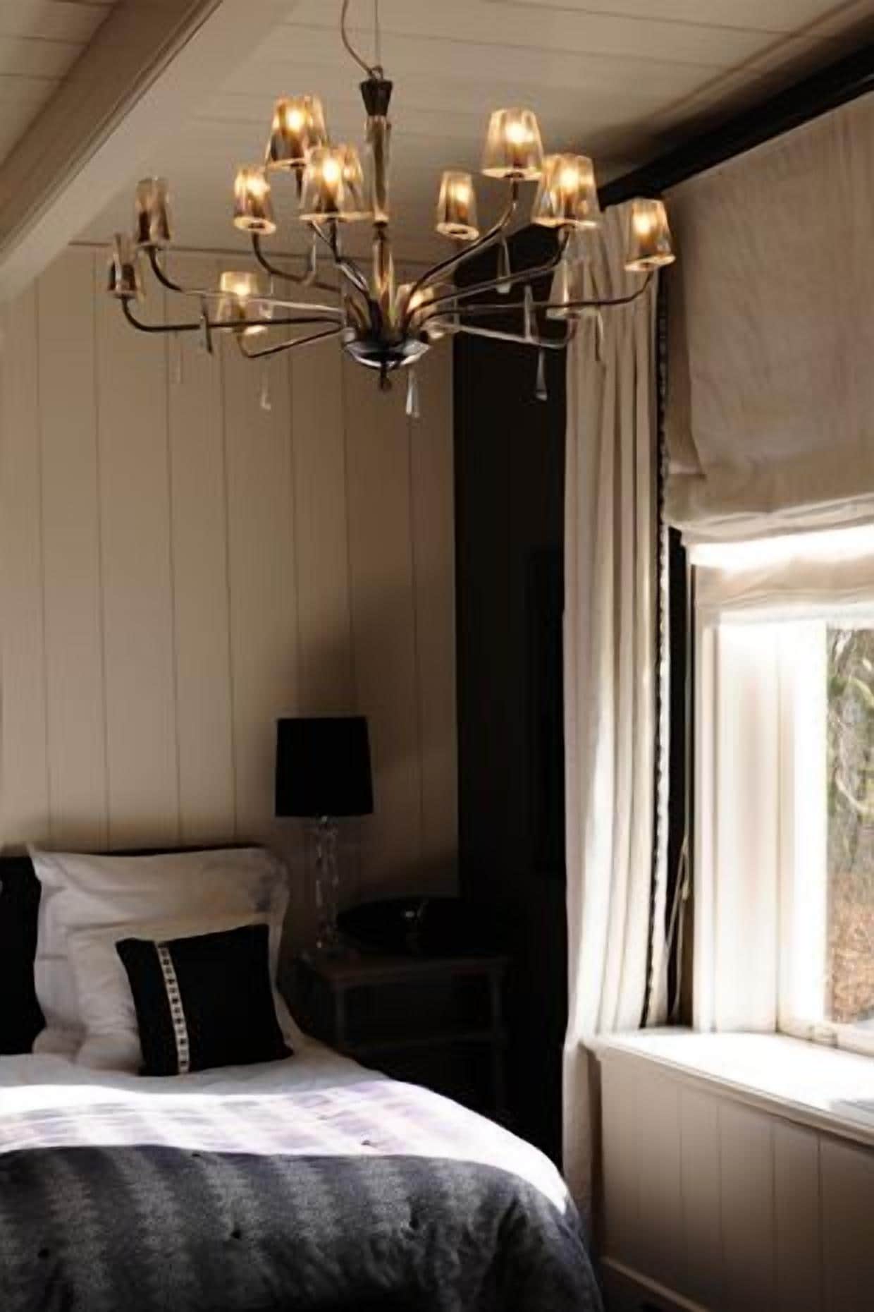 Double Room (Black and white) | 1 bedroom, premium bedding, minibar, in-room safe