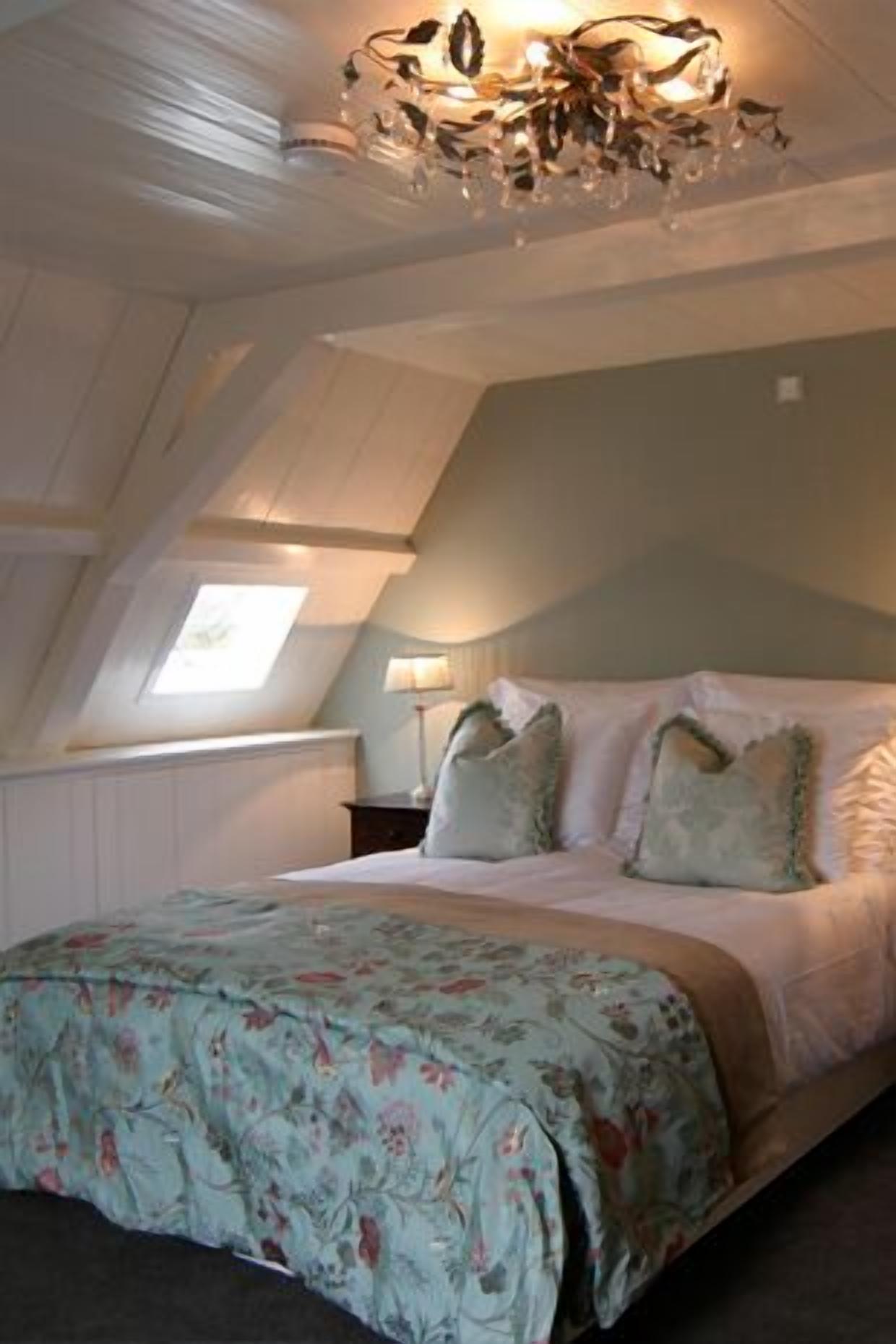 Photo - Inn on the Lake