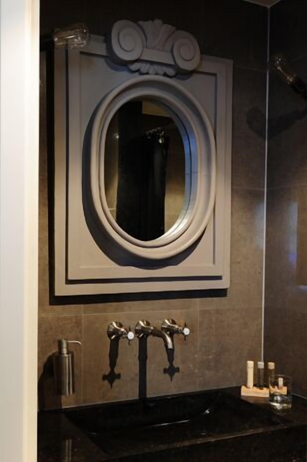 Photo - Inn on the Lake