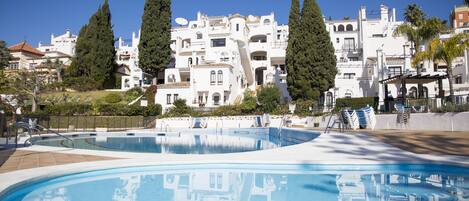 Seasonal outdoor pool