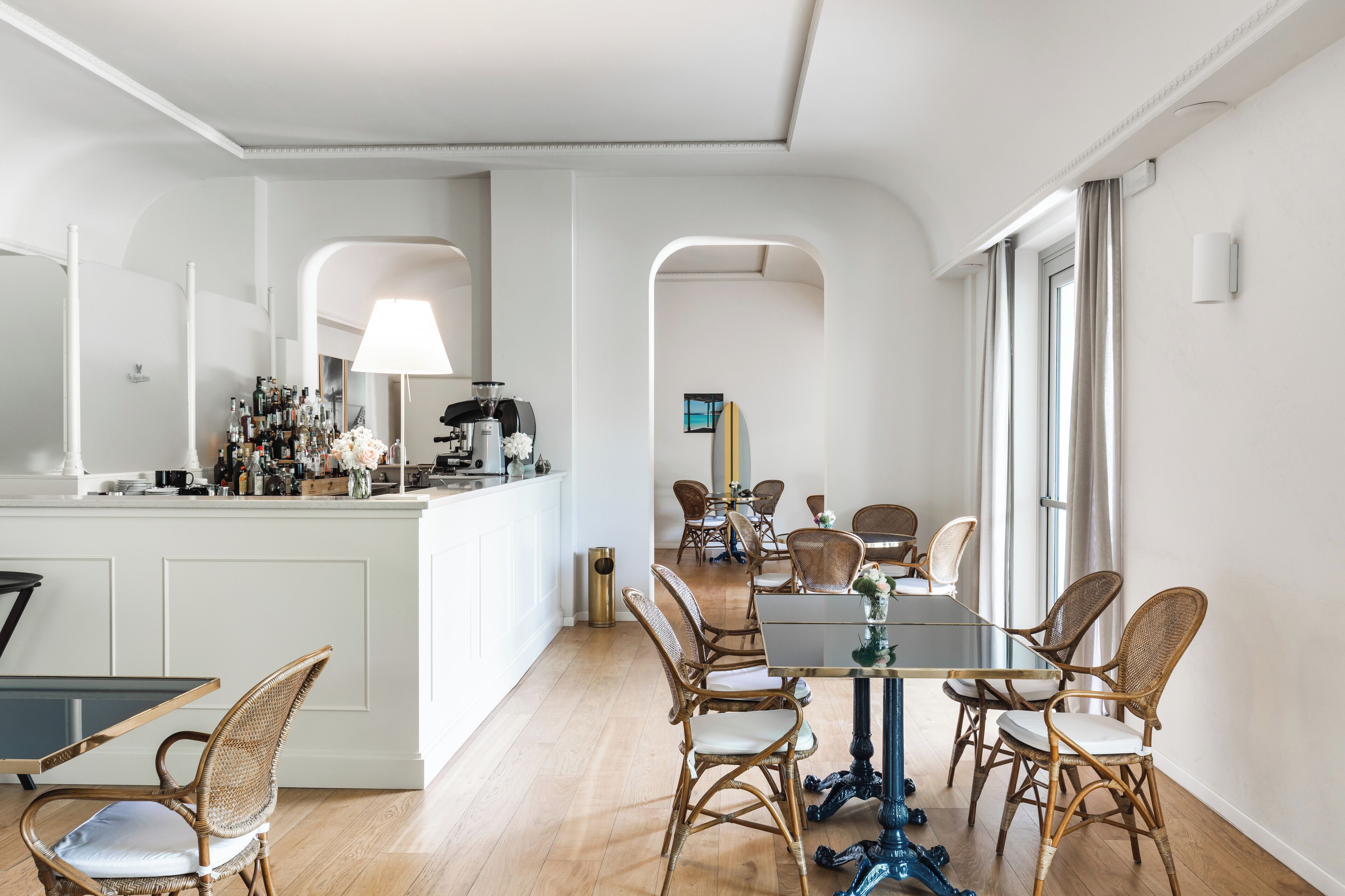 2 bars, bar en bord de piscine