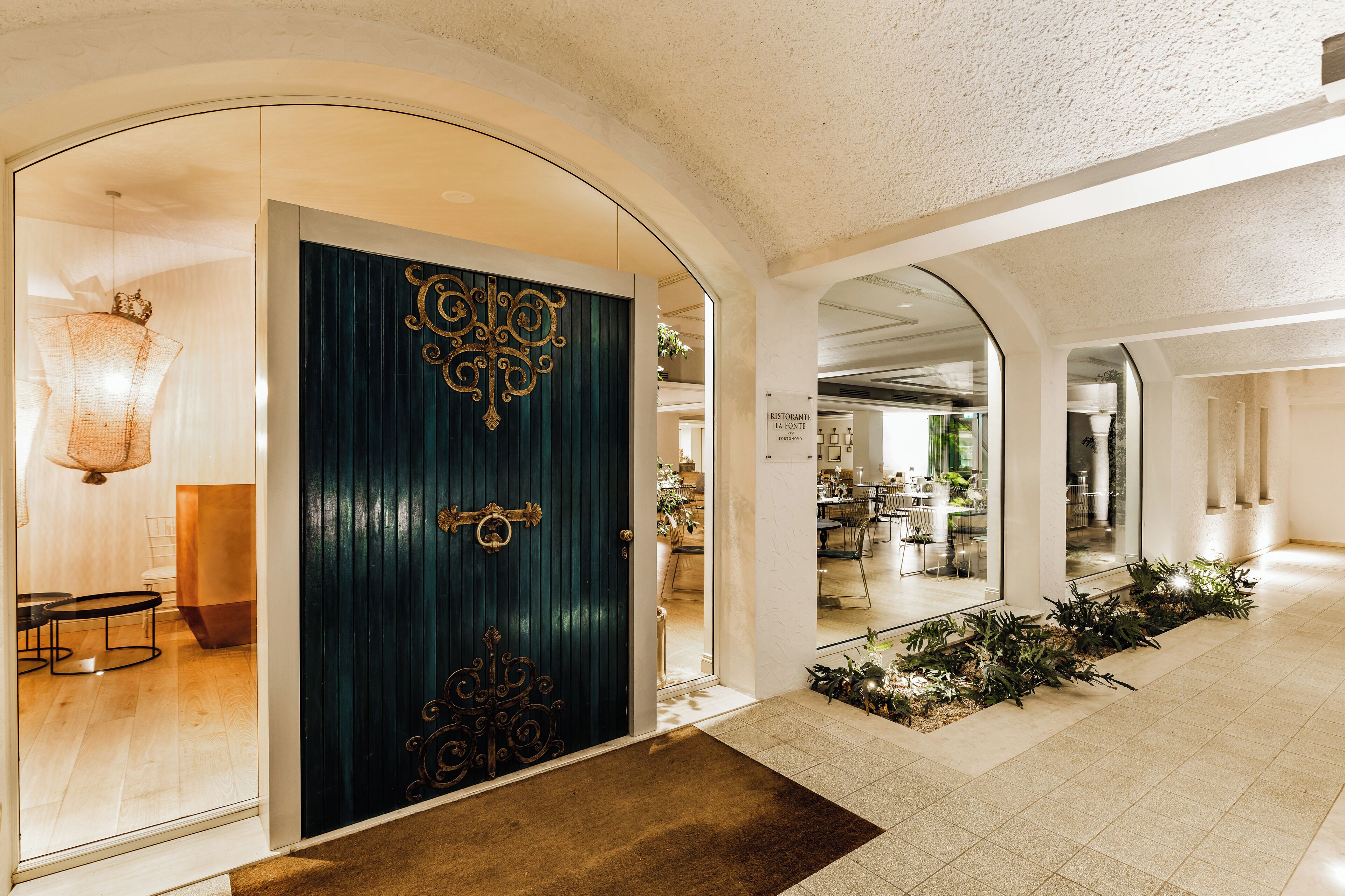 Déjeuner servi sur place, spécialités Cuisine locale, vue sur le jardin 