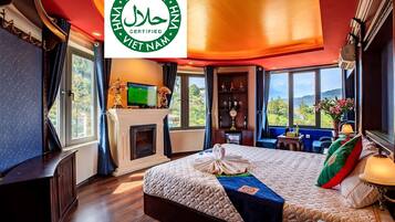 Classic-Suite, Stadtblick | Minibar, Zimmersafe, individuell dekoriert, Schreibtisch