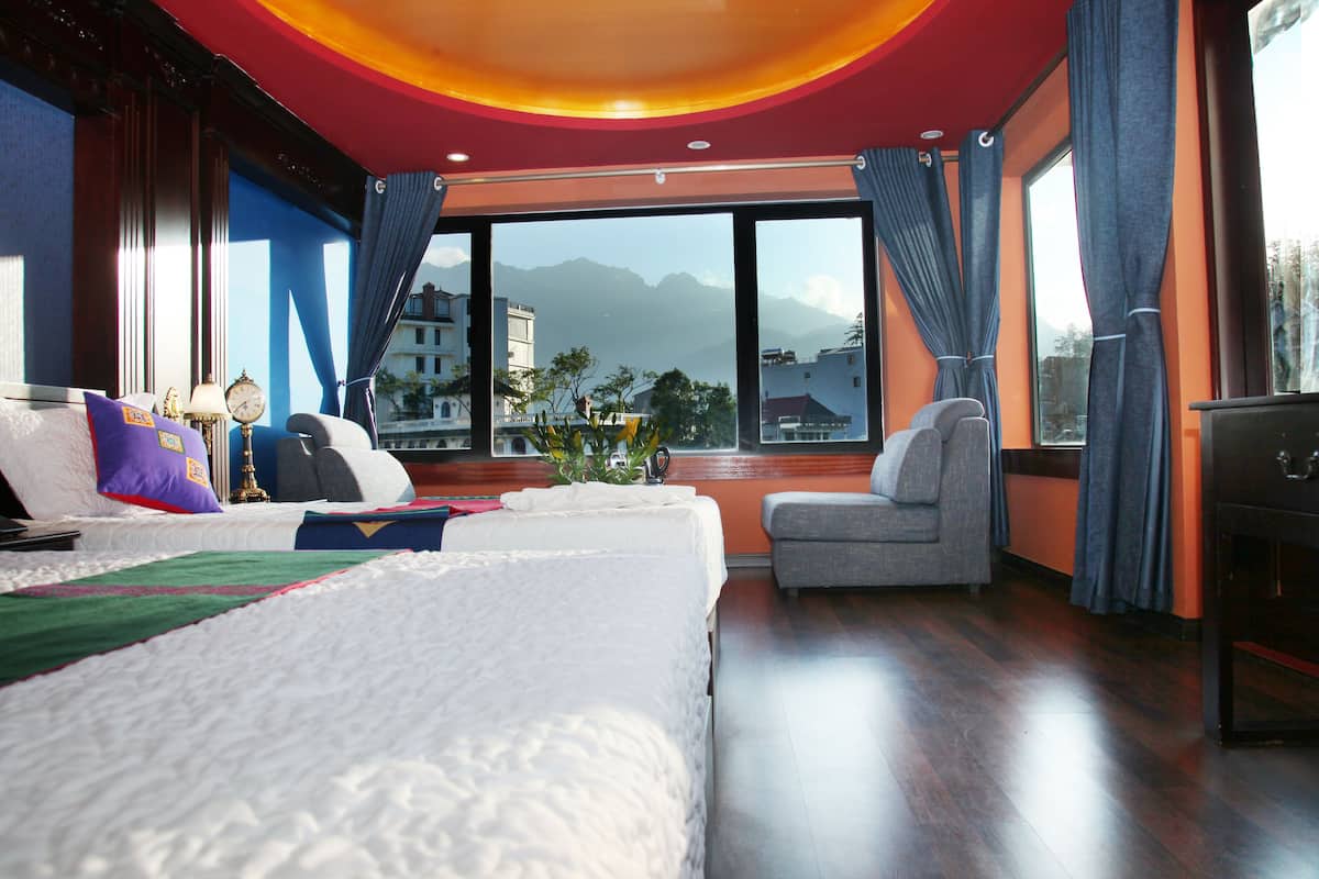 Family Room, Balcony | Minibar, in-room safe, desk, blackout curtains