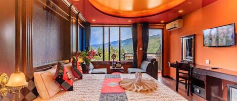 Habitación triple Deluxe, balcón, vista a la ciudad | Vista desde la habitación