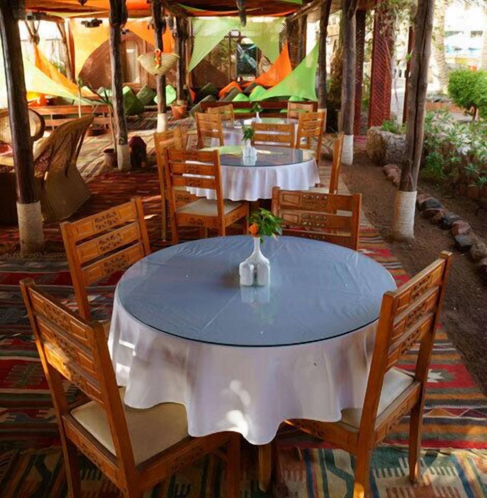 breakfast, lunch, dinner served; international cuisine