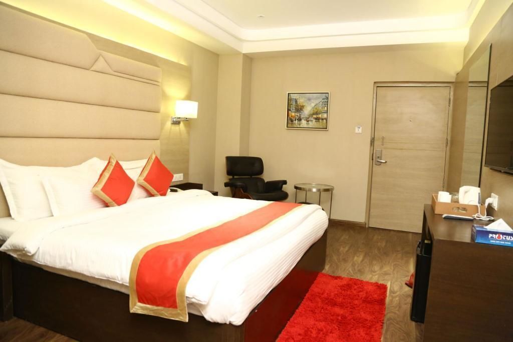 Minibar, desk, iron/ironing board, rollaway beds