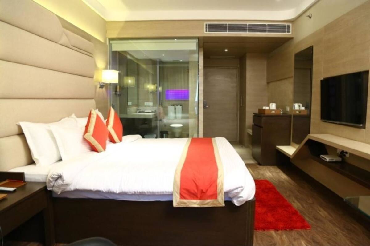 Minibar, desk, iron/ironing board, rollaway beds