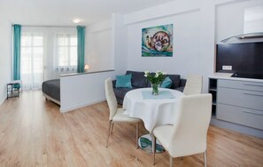 Apartment (Bianco) | Living area - Apartamenty Centrum Villa Perla (Jelenia Gora)