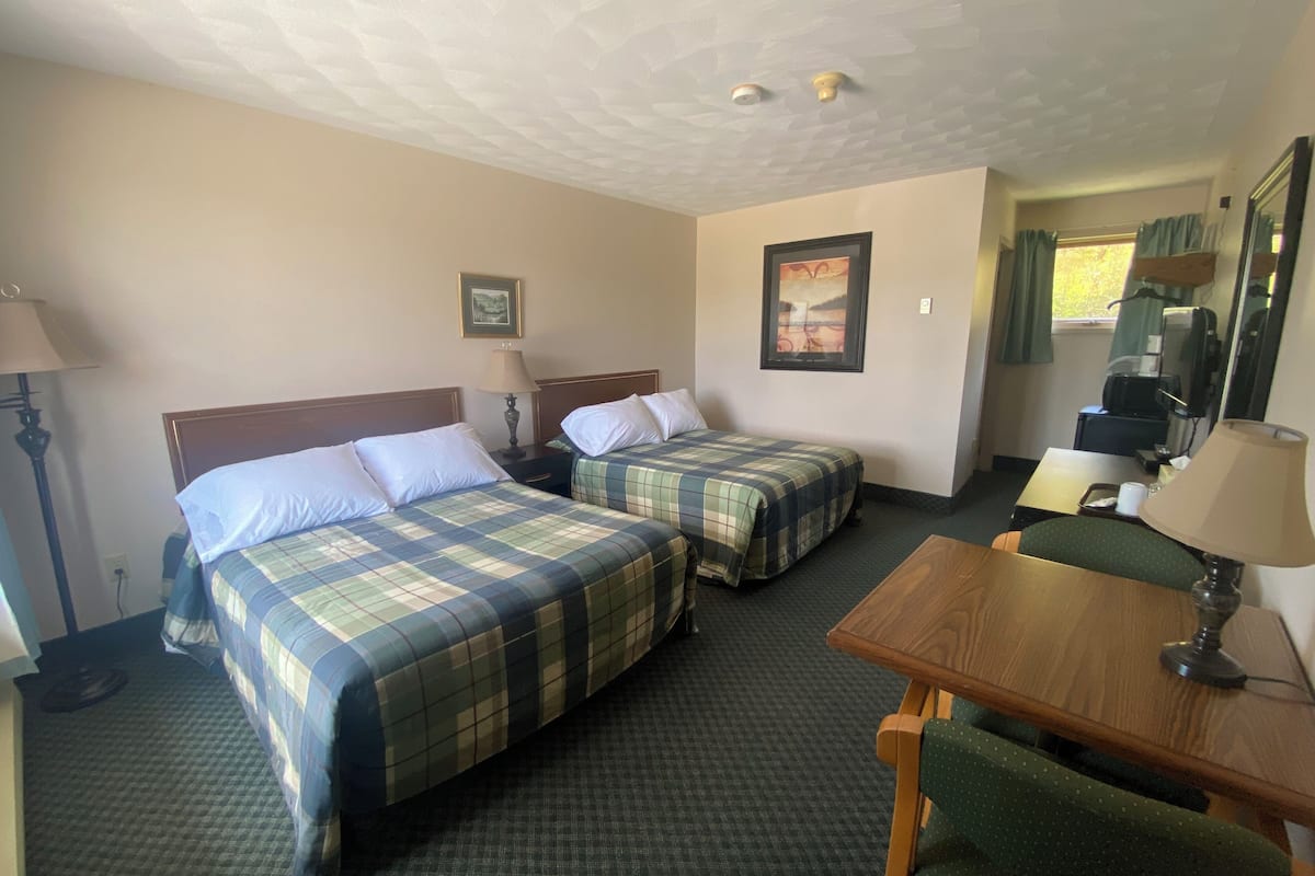 1 bedroom, iron/ironing board, free rollaway beds, free WiFi