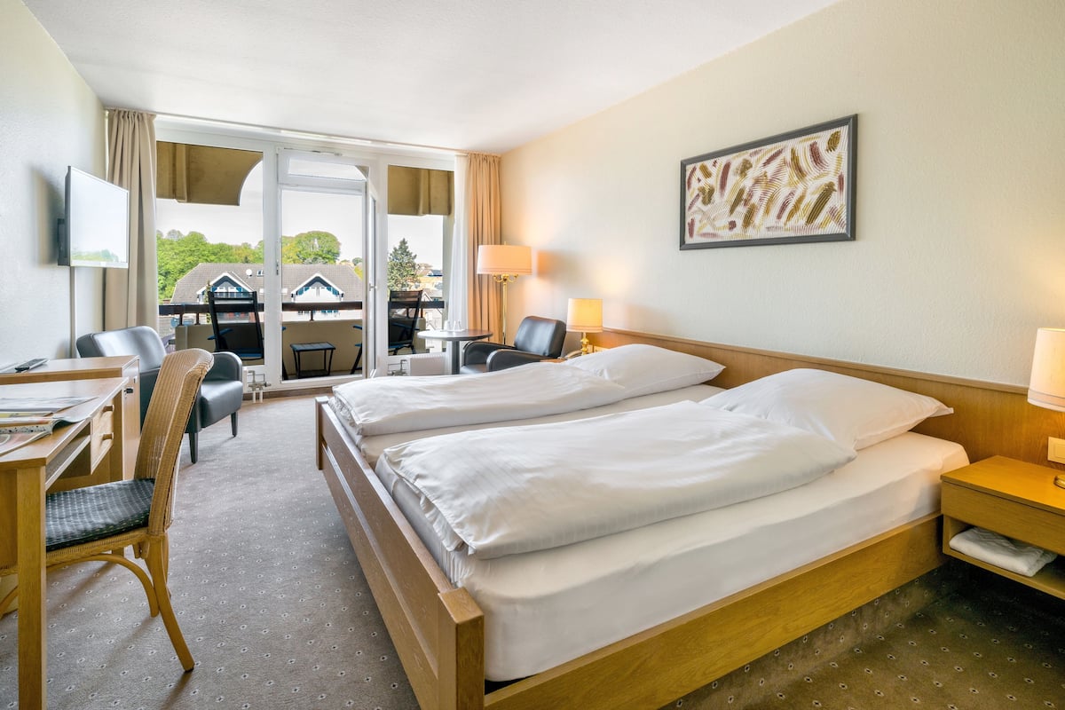 Minibar, in-room safe, free WiFi