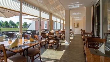 Tägliches inbegriffenes großes Frühstück