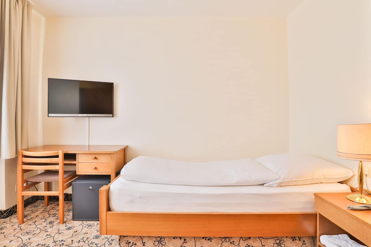 Minibar, in-room safe, free WiFi