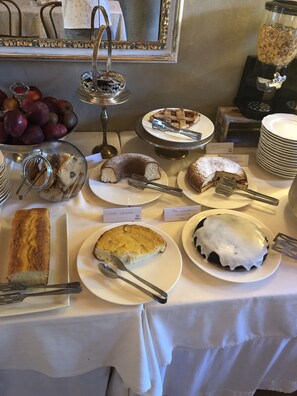 Free daily buffet breakfast