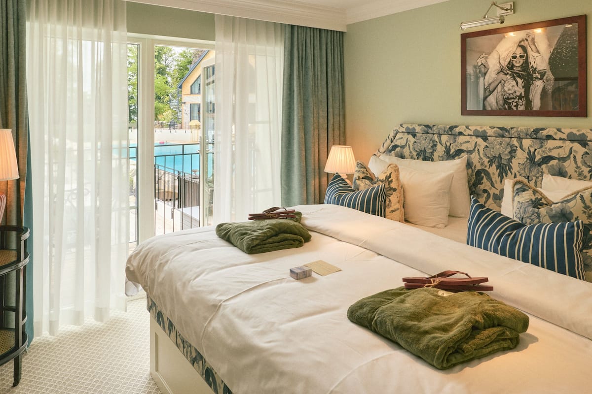 Sugar Club Pool Deck (Including Pool Club Access) | 1 bedroom, hypo-allergenic bedding, minibar, individually decorated