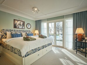 Sugar Club Pool Deck (Including Pool Club Access) | Hypo-allergenic bedding, minibar, individually decorated