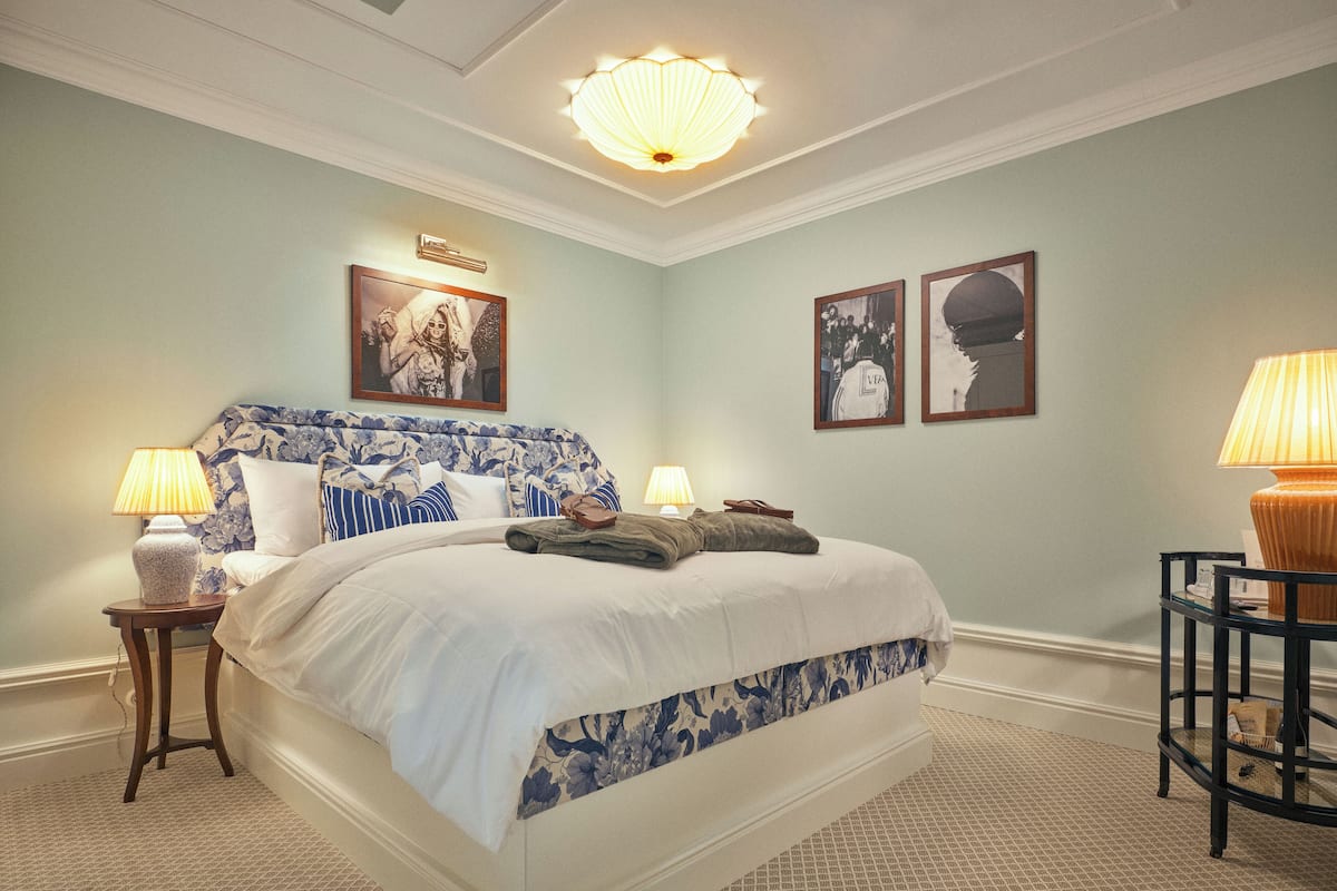 Sugar Club Hide away, No Windows (Including Pool Club Access) | 1 bedroom, hypo-allergenic bedding, minibar, individually decorated