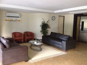 Lobby sitting area - Luzon Flat - Unitec (Fortaleza)