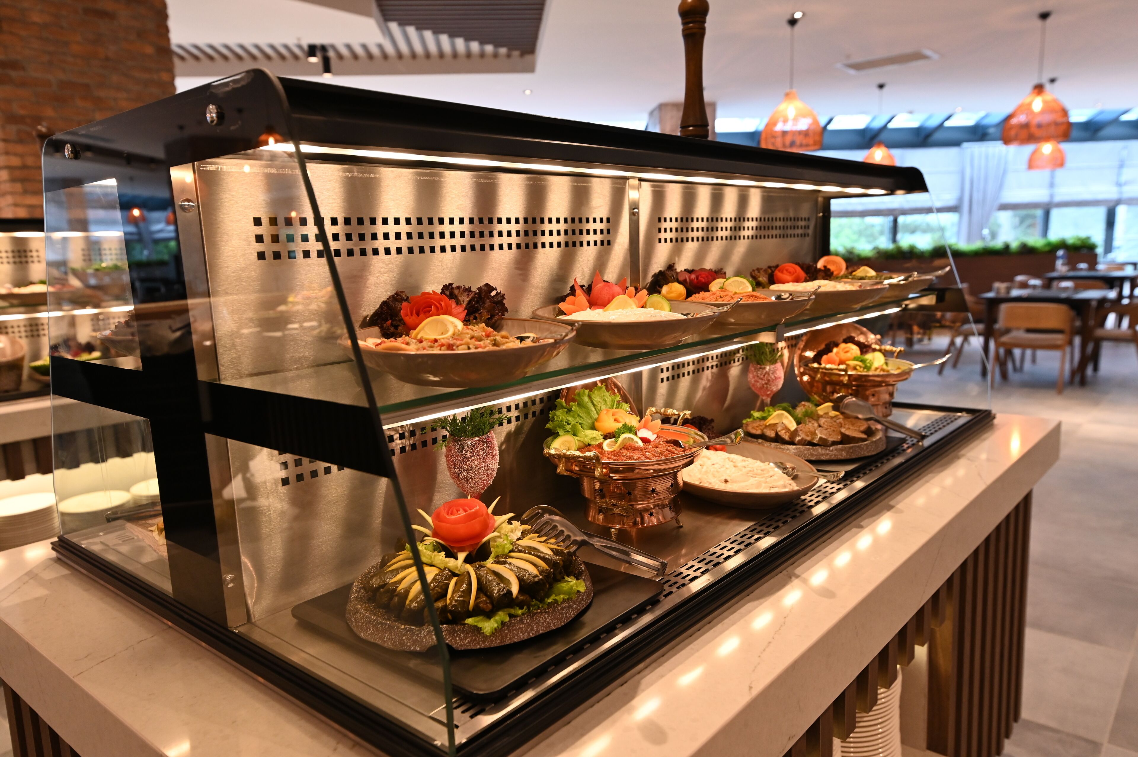 breakfast, lunch, dinner served; international cuisine