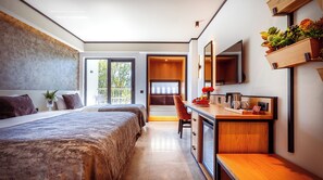 Superior Room - Main Building | Ylelliset vuodevaatteet, tallelokero huoneessa, äänieristys